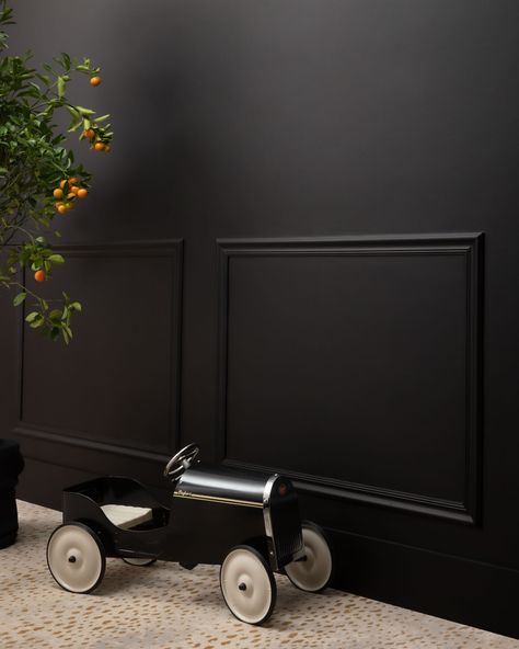 Black Ink Benjamin Moore, Benjamin Moore Black Satin, Black Beauty Benjamin Moore, Benjamin Moore Jet Black, Benjamin Moore Black Beauty, Colours 2023, Louisiana House, Black Walls Bedroom, Benjamin Moore Exterior