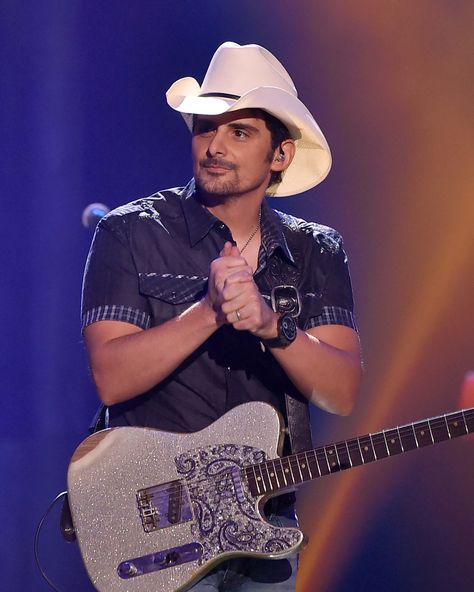 “You’re up there without a net!”: Brad Paisley on Esquires, hidden pickups and his new signature Fender Brad Paisley, Dwayne Johnson Family, Dog Wallpaper Iphone, Country Festival, Jennifer Aniston Hair, Daytona International Speedway, Daytona Beach Florida, Fender Guitar, Stevie Ray