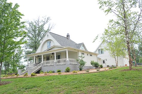 Blogger Home Tour – Jenny Marrs Jenny Marrs Style, Jenny Marrs, Life Plans, Blogger Home, Our Town, Farmhouse Exterior, Moving Day, Life Plan, Moving House