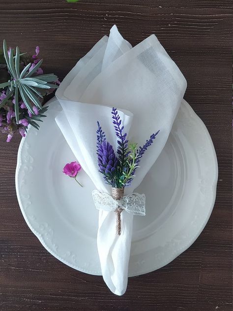 Lavender Napkin Ring Floral Napkin Ring Summer Wedding - Etsy Easter Napkin Folding, Purple Table Settings, Wedding Napkin Folding, Flower Table Decor, Floral Napkin Rings, Creative Napkins, Napkin Rings Diy, Napkin Rings Wedding, Easter Napkins