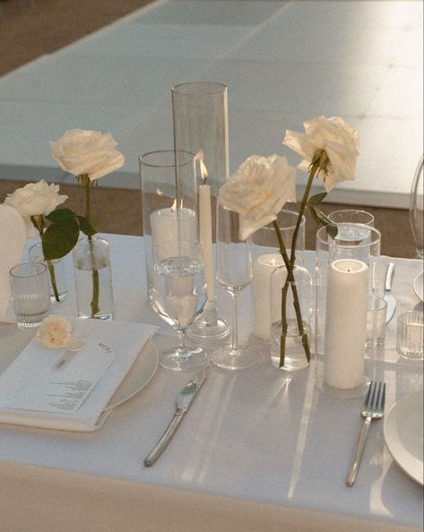 [AffiliateLink] 82 Perfect Minimalist Wedding Table Decor Advice You've Never Considered Straight Away #minimalistweddingtabledecor Elegant Wedding Alter, Modern Small Wedding, Banquet Style Wedding Tables, All White Tablescape, Candle Table Wedding, Modern Minimal Wedding Decor, Minimal White Wedding, European Wedding Aesthetic, Minimalist Wedding Table Decor