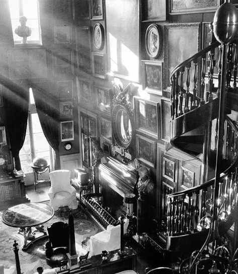 Charles de Beistegui library. Chateau de Groussay. Ile De France, Cecil Beaton, Dream Library, Henry Higgins, Library Inspiration, Beautiful Library, Cafe Society, Spiral Stairs, Chateau France