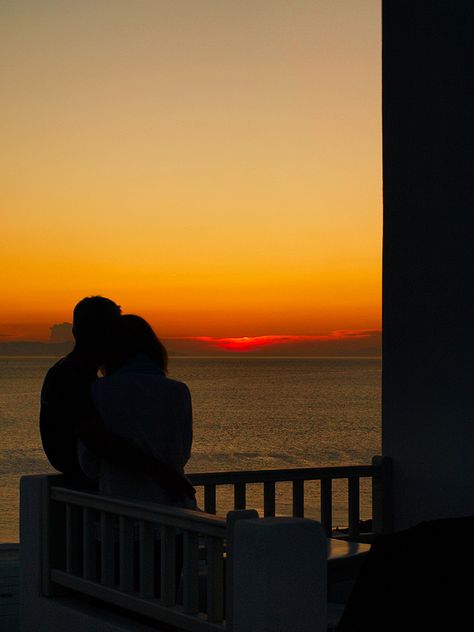 Couple Watching the Sunset❤ #Relationships #Love #Cute Fix A Relationship, Photos Amoureux, Relationship Advice Marriage, Shattered Dreams, Mykonos Island, Watching The Sunset, Skateboard Design, Summer Romance, Lake Sunset