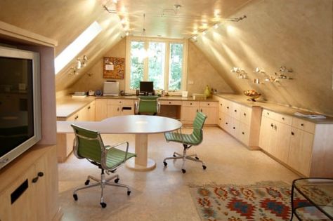 Bonus Room Design, Attic Kitchen, Room Above Garage, Attic Office, Ideas Habitaciones, Finished Attic, Attic Playroom, Small Attic, Sewing Room Design