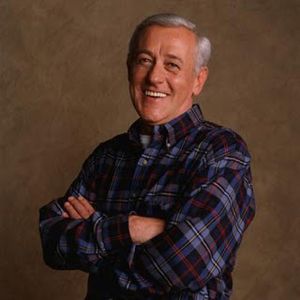 John Mahoney, the dad on "Frasier", RIP 02/04/2018 Niles Crane, Jane Leeves, John Mahoney, Frasier Crane, The Flying Nun, Kelsey Grammer, American Comedy, Funny Shows, Comedy Series