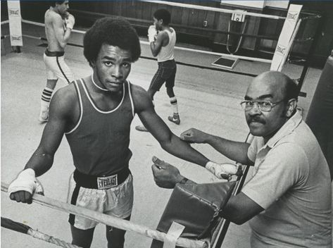 Sad Day - Dave Jacobs, boxing trainer who launched career of Sugar Ray Leonard, dies at 84 Vintage Boxing Posters, David Jacobs, Famous Black People, Sugar Ray Leonard, Ray Leonard, Muhammad Ali Quotes, Boxing Images, Boxing Posters, Boxing History