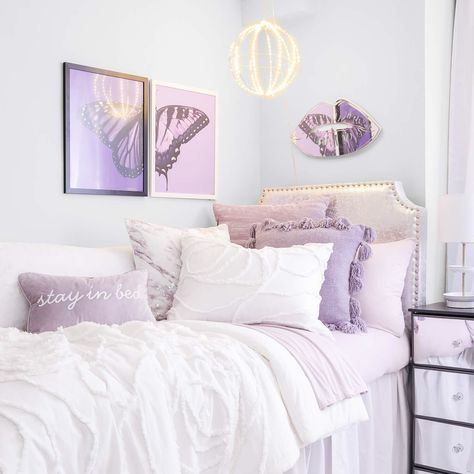 Purple Dorm Rooms, College Dorm Room Inspiration, Purple Bedroom Decor, Dream Dorm Room, Dorm Room Styles, Dorm Inspiration, Luxury Room Bedroom, College Dorm Room Decor, Dorm Room Designs