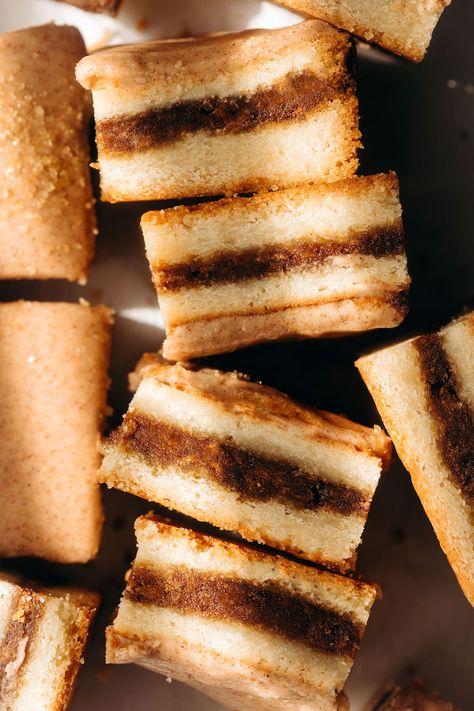 Brown Sugar Cinnamon Pop Tart Bars (vegan + gluten-free) | Feasting on Fruit Pop Tart Flavors, Feasting On Fruit, Frozen Yogurt Bites, Gluten Free Shortbread, Pumpkin Fudge, Yogurt Bites, Shortbread Bars, Savory Muffins, Pop Tart