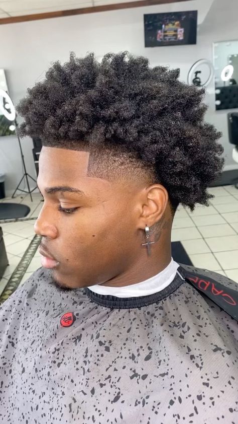 Haircuts For Short Hair Men Black, Curly Afro Taper Fade, Black Guy Taper Fade, Twisted Afro Men, Afro With Taper Fade, Afro Hair Fade Men, Mini Fro Taper Men, High Temp Fade Black Men, Taper Fades For Men Black