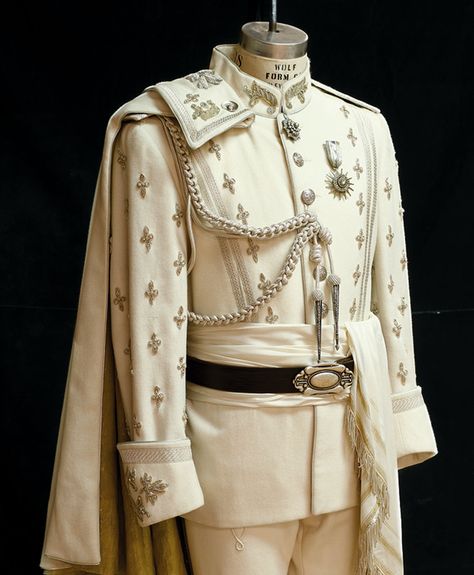 Modern Beauty And The Beast Costume, Russian Court Dress Men, White Fantasy Outfit Male, Royal Fashion Men, Male Royalty Outfit, Prince Clothes Royal, Historical Fashion Mens, Prince Clothing, Gloves Style