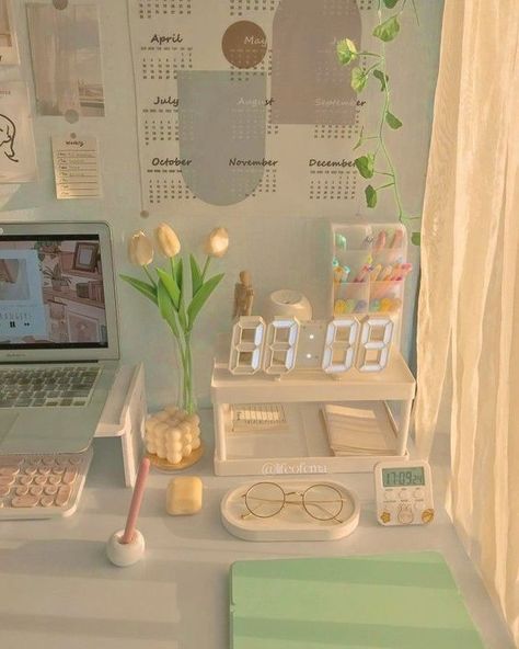 Cute Room Ideas Aesthetic Korean, Minimalistic Korean Room, Korean Style Room Aesthetic, Dorm Aesthetic Korean, Korean Room Inspiration, Room Makeover Korean Style, Aesthetic Room Decor Ideas Korean, Room Inspo Korean Style, That Girl Room Inspo Aesthetic