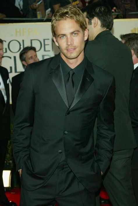 Paul attends the 60th Annual Golden Globe Awards at the Beverly Hilton Hotel on January 19, 2003 in Beverly Hills, California. (Photo by Jon Kopaloff/Getty Images) Paul Walker, Paul Walker Tribute, Fast And Furious Actors, Paul Walker Pictures, Rip Paul Walker, Paul Walker Photos, The Perfect Guy, Hot Actors, Fast And Furious