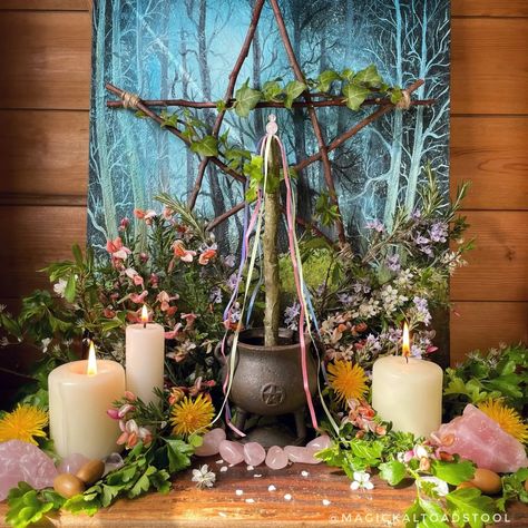 Beltane Altar, Celebrate Beltane, May Day Traditions, Fire Festival, Pagan Altar, May Days, Baby Witch, May Day, Spring Equinox