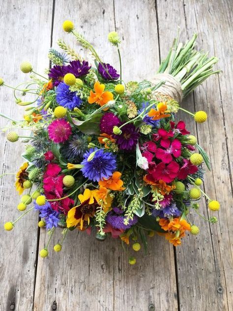 Colorful Flower Bouquet, Bouquet Colorful, Colourful Bouquet, Flowers Colourful, Colorful Wedding Bouquet, Bridal Bouquet Summer, Colorful Wedding Flowers, Flowers Colorful, Bouquet Bridal