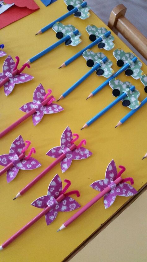 Children's Day Craft, Kerajinan Diy, Convention Gifts, Children's Day Gift, Jw Gifts, Diy Bricolage, Seni Origami, Pencil Toppers, Butterfly Crafts