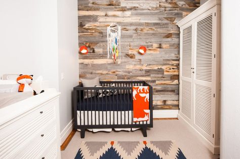 16 Charming Rustic Nursery Designs For The Littlest Ones Berlin, Nursery Bedroom Ideas, Travel Theme Nursery, Rustic Orange, Baby Boy Bedroom, Cozy Nursery, Rustic Nursery, Plank Walls, Bamboo Shades