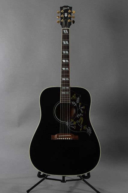 2019 Gibson Hummingbird Acoustic Guitar Ebony Black Acoustic Guitar Design, Cool Guitar Acoustic, Guitar Designs Acoustic, Cool Acoustic Guitar Designs, Cool Guitars Acoustic, Gibson Hummingbird Guitar, Gibson Acoustic Guitars, Pretty Acoustic Guitars, Black Guitar Acoustic