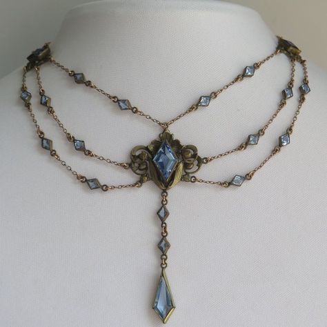 Antique Necklace Aesthetic, Blue Vintage Jewelry, Vintage Jewelry Antique Necklaces, Vintage Blue Jewelry, Blue Fairy Jewelry, Art Neauveau Necklace, Antique Jewelry Aesthetic, Art Nouveau Aesthetic Outfit, Art Nouveau Necklace