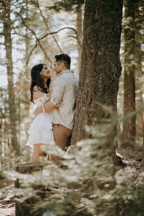 Pre Wedding In Forest, Couple Photoshoot For Wedding, Engagement Photo Outdoor, Wedding Photo Shoot Poses, Forest Prenup Ideas, Engage Photos Ideas, Pre Wedding Shoot Ideas In Park, Pre Wedding Shoot Ideas Forest, Couples Poses Photography Outdoors