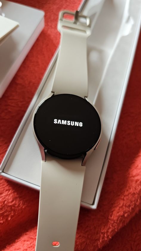 Samsung Products Gadgets, Samsung Gadgets Aesthetic, Samsung Products Aesthetic, Samsung Galaxy Watch 6, Galaxy Watch Aesthetic, Samsung Watch Aesthetic, Smart Watch Aesthetic, Samsung Galaxy Smart Watch, Samsung Aesthetic