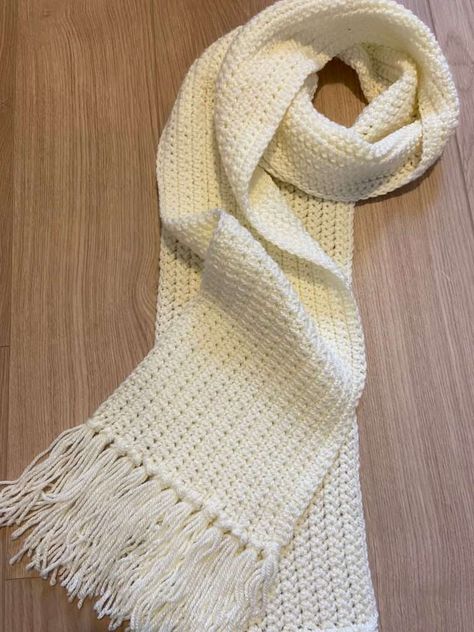 Handmade Crochet Scarf, Crochet White Scarf, Crochet Winter Scarf Aesthetic, Cool Scarf Crochet Patterns, White Scarf Crochet, Crochet Scarf With Tassels, Crochet Ideas Scarf, Cute Scarf Crochet, Crochet Aesthetic Scarf