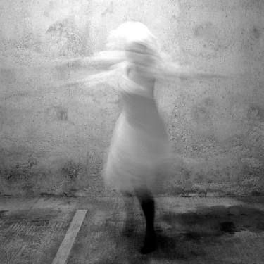 Shutter Speed, Francesca Woodman, Duane Michals, Foto Art, White Picture, Foto Inspiration, Black And White Pictures, Rhode Island, White Photography