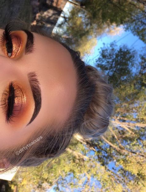 Orange Eye Makeup, Highlight Makeup, Party Make-up, Makeup Tip, Beauty Make-up, Fall Makeup Looks, Makeup Guide, Make Up Looks, Kiss Makeup