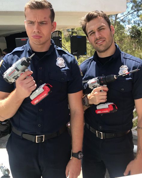 Oliver Stark on Instagram: “Anyone excited for anything on TV tonight? #911onFOX” Ryan Guzman, Ryan Goslin, Ryan Cooper, Ryan Kwanten, Oliver Stark, Hot Cops, Men In Uniform, Famous Men, Hot Actors