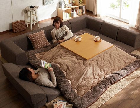 I've always wanted a kotatsu... Now I want one even more! SO MANY PILLOWS. A BIG FLUFFY BLANKET. HEAT. I WILL NEVER LEAVE. | Bored Panda Japanese Couch, Casa Fantasy, Japanese Bed, Japanese Bedroom, Design Japonais, Japanese Table, Japanese Room, Modern Couch, Bed Table