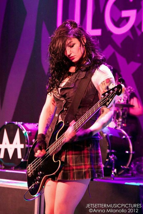 Linz, Mindless Self Indulgence Pfp, Female Rock Band, Lindsay Way, Celebrity Wall, Lyn Z, Lindsey Way, Female Rock Stars, Self Indulgence