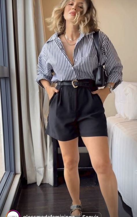 Work Outfit With Shorts, Tailor Shorts Outfit, Old Money Black Shorts Outfit, Classic Outfits For Summer, Shorts For Work Outfit, Professional Shorts Outfit, Business Shorts Outfit, Black Trouser Shorts Outfit, Business Casual Shorts Outfit