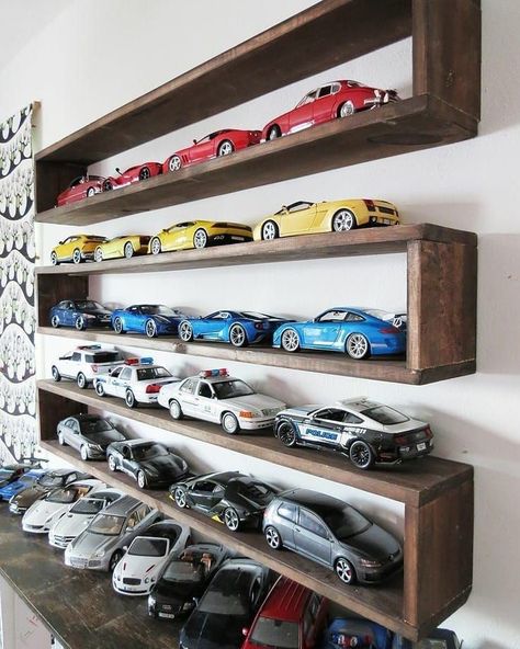 diecast collection display Hot Wheels Cars Display, Toy Car Display, Mobil Rc, Diecast Cars Display, Deco Tv, Hot Wheels Room, Hot Wheels Storage, Car Display, Hot Wheels Display