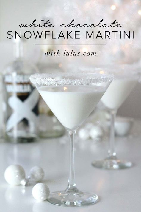 White chocolate snowflake martini Christmas candy cocktail for the holidays Snowflake Martini, White Chocolate Snowflakes, Holiday Cocktail Recipes, White Chocolate Liqueur, Candy Cocktails, Holiday Cocktail Party, Chocolate Liqueur, Christmas Cocktail, Vanilla Vodka