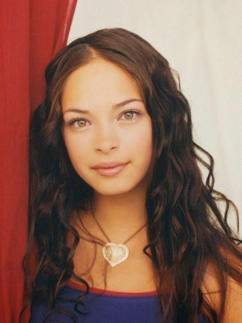 Kristine Kreuk, Kristen Kruek, Lana Lang Smallville, Kristin Kreuk Smallville, Kristen Kreuk, Selena Quintanilla Outfits, Catherine Chandler, Lana Lang, Kristin Kreuk