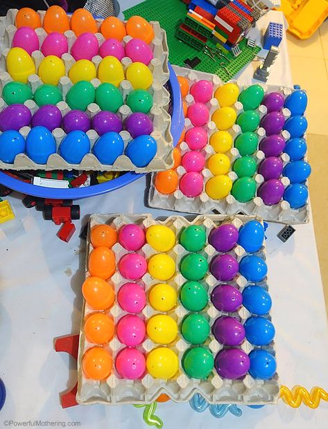 color sorting egg carton trays plastic eggs Toddler Easter Eggs, Toddler Science, Easter Egg Activities, Toddler Projects, Science For Toddlers, Egg Cartons, Plastic Easter Eggs, Summer Crafts For Kids, Toddler Easter