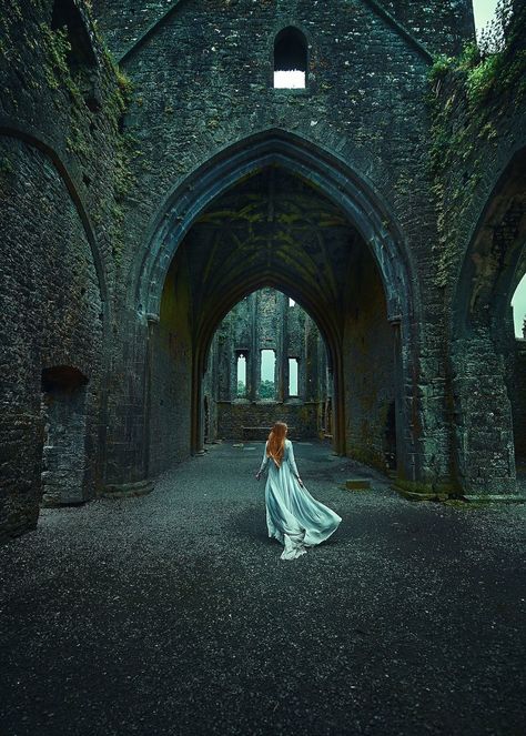 Lukisan Van Gogh, Beauty Dish, Fairytale Aesthetic, Medieval Aesthetic, Dark Castle, Fantasy Magic, Fairytale Photography, Royalty Aesthetic, Fairytale Fantasy