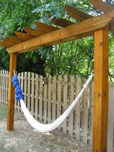 How to build a hammock stand. Must have with clematis or morning glory climbing all over it. building furniture building projects Hammock Diy, Hammock Frame, Backyard Hammock, Diy Hammock, Lan Can, Hammock Stand, Yard Project, Outside Living, Diy Pergola