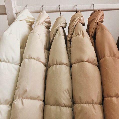 Beige Aesthetic Populaire Outfits, Cream Aesthetic, Beige Wallpaper, Ținută Casual, Gold Aesthetic, Classy Aesthetic, Korean Aesthetic, Beige Walls, Modieuze Outfits