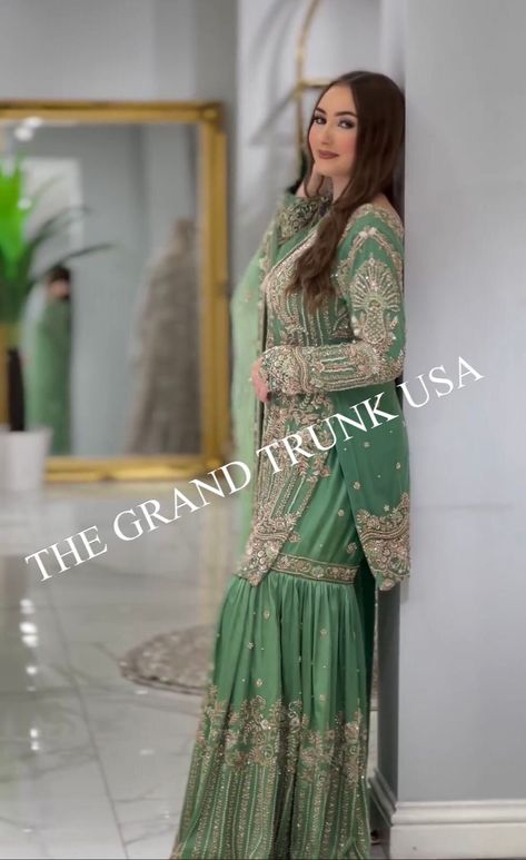 Wedding Dress For Party, Punjabi Wedding Dress, Sharara Kurti, Sharara Suit Designs, Pakistani Salwar Suit, Green Sharara, Dupatta Dress, Suit Punjabi, Sequence Embroidery