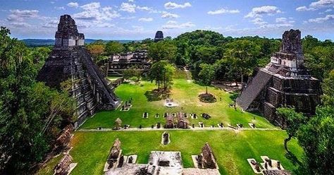 #travel #guatemala Parque Nacional Tikal y los Templos Ruins, Belize City, Tikal, San Ignacio Belize, Belize Vacations, Cheap Places To Travel, World Most Beautiful Place, Mayan Culture, Yucatan Peninsula