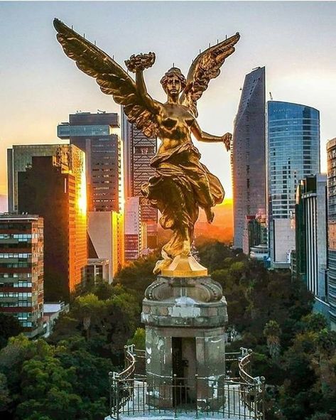 Monumentos imperdibles para aventurarse en la ciudad Mexico, Travel, Lamp Post, Eiffel Tower, Tower, Building