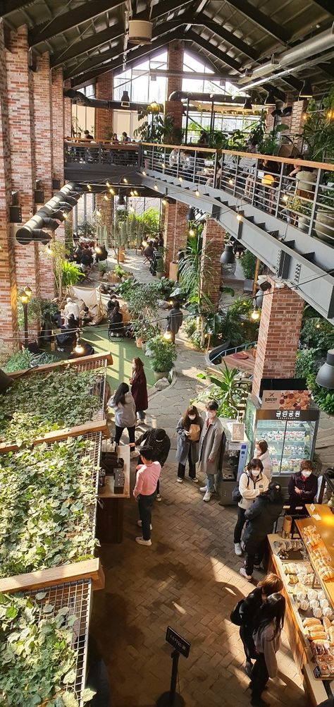 Park Cafe Design, Cafe Forest Design, Farm Cafe Design Coffee Shop, Greenhouse Cafe Design, Plant Shop Cafe, Eco Cafe Design, Forest Cafe Design, Jungle Walkway, Plant Cafe Interior