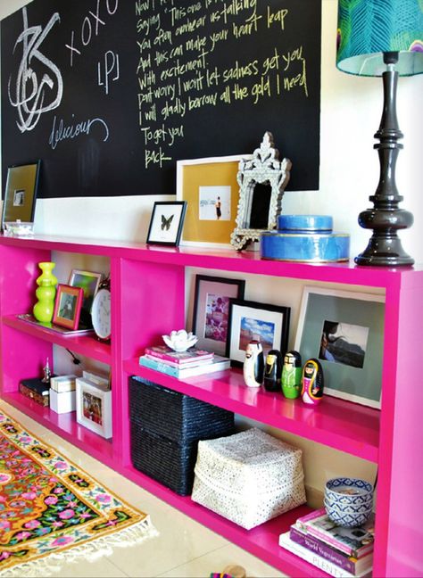 Hot pink bookshelf Apartment Living, Caitlin Wilson Design, Pink Shelves, Kule Ting, Chalkboard Wall, Decoration Inspiration, My New Room, New Room, Lalique