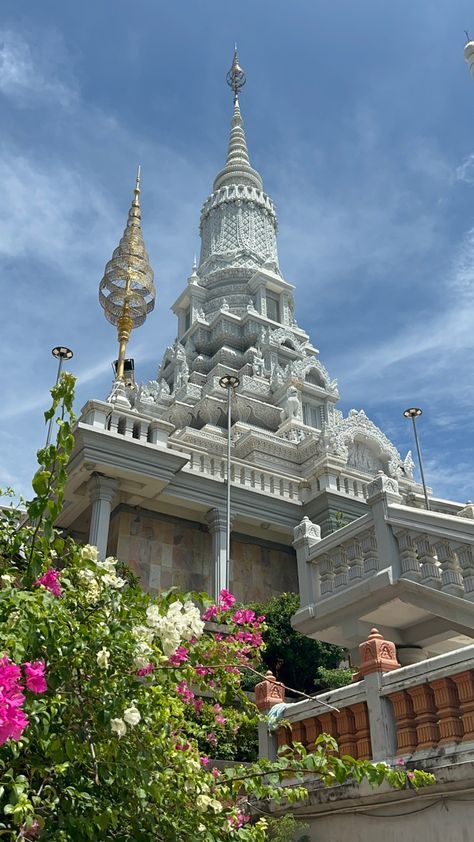 #cambodia #phnompenh #temple #white #flowers #aesthetic Phnom Penh, White Flowers Aesthetic, Phnom Penh Cambodia, Cambodia Travel, Flowers Aesthetic, Southeast Asia Travel, Dream Travel Destinations, Travel South, Gap Year