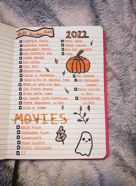 Fall Halloween Sleepover, Preppy Fall Things To Do, Aesthetic Halloween Diy Crafts, Christmas In College, Cute Fall Bucket List, Bucket List Halloween, Things To Do This Halloween, October Aesthetic Journal, Halloween Things To Do With Friends At Home