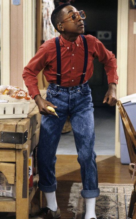 Steve Urkel, Family Matters from 19 TV Characters Who Lasted Way Longer Than They Were Supposed to Steve Urkel Costume, Steve Erkel, 90s Lifestyle, Kellie Shanygne Williams, Tv Character Costumes, 90s Nerd, Bookworm Style, Jaleel White, Steve Urkel