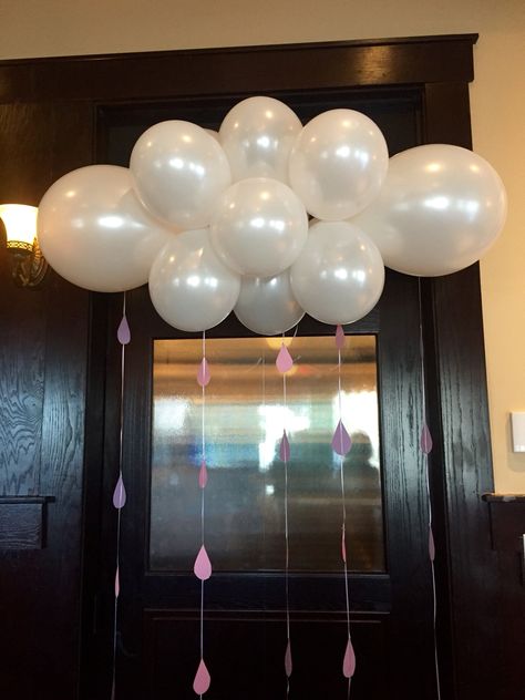 Baby shower cloud of balloons Clouds With Balloons, Cloud Balloon Arch, Clouds Balloons, Sorority Decorations, Balloon Cloud, Cloud Theme, Balloon Clouds, Cloud Decoration, White Baby Showers