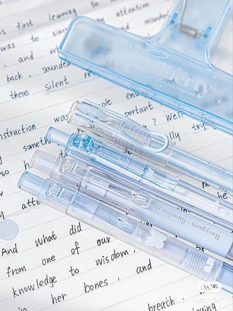 Light Blue Stationary Aesthetic, Blue Stationary Aesthetic, School Supplies Blue, Blue Stationary, Stationary Aesthetic, Aesthetic Stationary, Stationary Ideas, Everyday Bag Essentials, Pretty School Supplies