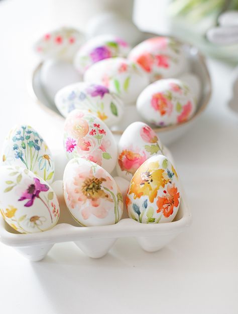 Watercolor Flowers Hand Painted Easter Eggs Hand Painted Easter Eggs, Egg Watercolor, Painted Easter Eggs, Easter Egg Art, Porch Christmas Decor Ideas, Front Porch Christmas Decor Ideas, Porch Christmas Decor, Christmas Decor Ideas Diy, Front Porch Christmas