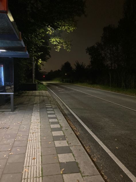 Bus Stop Aesthetic, Bus Stop At Night, Street Night, Night Bus, Visual Strategy, Bus Stops, Night Walk, Design Moodboard, Night Walking